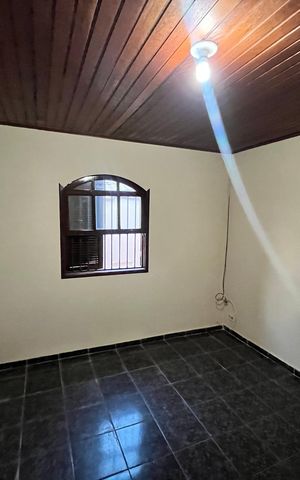 Casa à venda com 289m², 6 quartos e 2 vagasQuarto 2