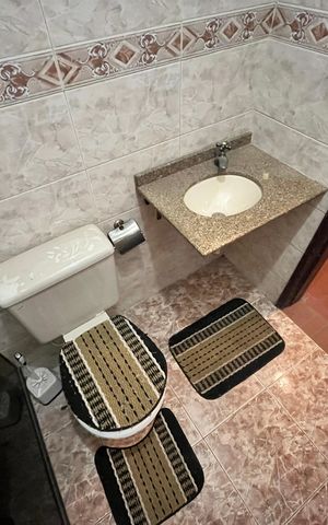 Casa à venda com 289m², 6 quartos e 2 vagasBanheiro
