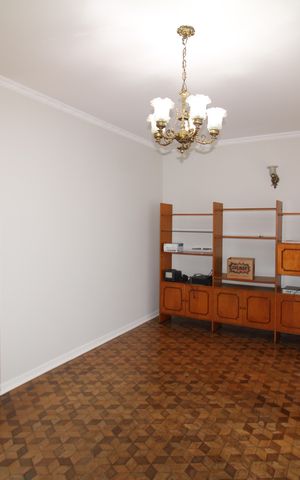 Casa à venda com 210m², 3 quartos e 4 vagasSala