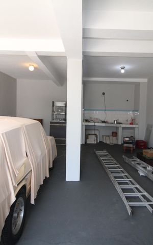 Casa à venda com 210m², 3 quartos e 4 vagasGaragem