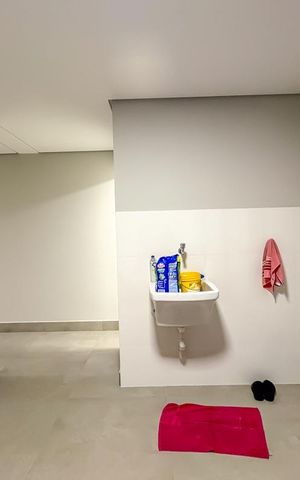 Casa à venda com 238m², 3 quartos e 6 vagas Casa à venda com 238m², 3 quartos e 6 vagasSalão
