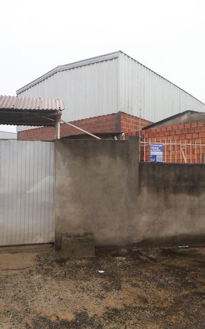 Casa à venda com 84m², 3 quartos e 2 vagasFachada