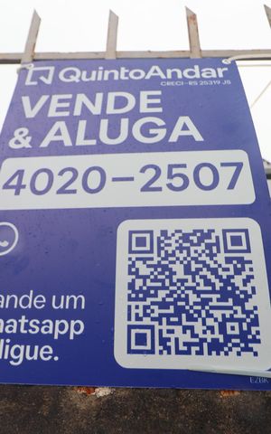 Casa à venda com 84m², 3 quartos e 2 vagasPlaca
