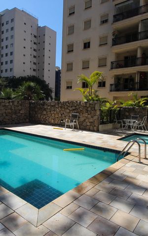 Apartamento à venda com 100m², 3 quartos e 2 vagasÁrea comum - Piscina