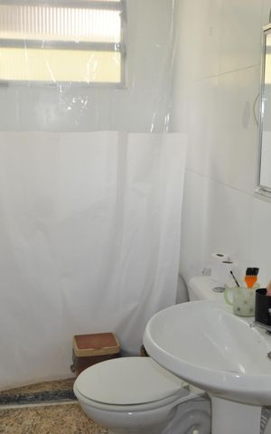 Casa à venda com 75m², 3 quartos e sem vagaBanheiro