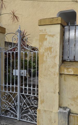 Casa à venda com 75m², 3 quartos e sem vagaPlaquinha