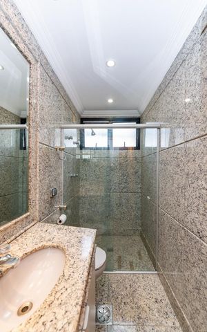 Apartamento à venda com 170m², 3 quartos e 4 vagasBanheiro Social