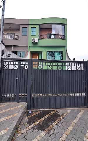 Casa para alugar com 370m², 3 quartos e 4 vagasFachada