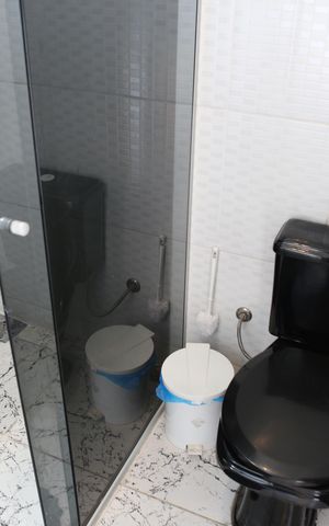 Casa à venda com 180m², 2 quartos e 2 vagasBanheiro Social