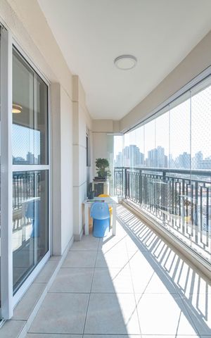 Apartamento à venda com 124m², 3 quartos e 2 vagasVaranda