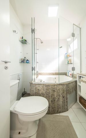 Apartamento à venda com 124m², 3 quartos e 2 vagasBanheiro da Suíte