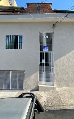 Casa à venda com 15m², 1 quarto e sem vaga Casa à venda com 15m², 1 quarto e sem vagaFachada