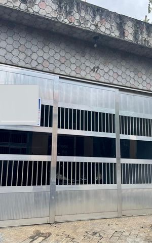 Casa à venda com 125m², 2 quartos e 2 vagas Casa à venda com 125m², 2 quartos e 2 vagasFachada