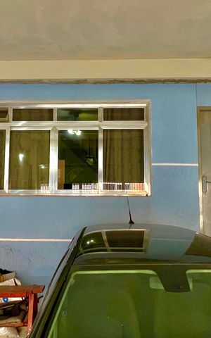 Casa à venda com 125m², 2 quartos e 2 vagas Casa à venda com 125m², 2 quartos e 2 vagasFachada