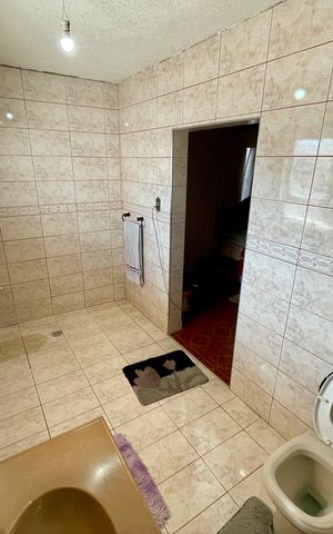 Casa à venda com 125m², 2 quartos e 2 vagas Casa à venda com 125m², 2 quartos e 2 vagasBanheiro 2