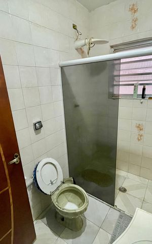 Casa à venda com 125m², 2 quartos e 2 vagas Casa à venda com 125m², 2 quartos e 2 vagasBanheiro 1