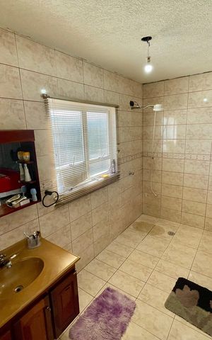Casa à venda com 125m², 2 quartos e 2 vagas Casa à venda com 125m², 2 quartos e 2 vagasBanheiro 2