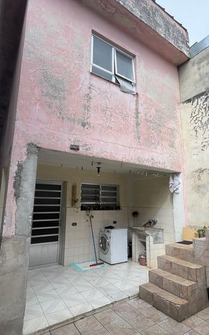Casa à venda com 125m², 2 quartos e 2 vagas Casa à venda com 125m², 2 quartos e 2 vagasLavanderia