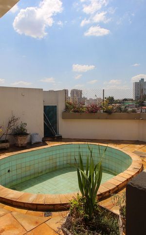 Casa à venda com 390m², 4 quartos e 4 vagasVista da suíte 3