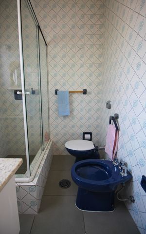 Casa à venda com 390m², 4 quartos e 4 vagasBanheiro da Suíte 2