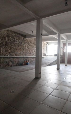 Casa à venda com 390m², 4 quartos e 4 vagasÁrea comum - Salão de festas