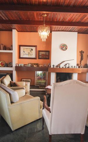 Casa à venda com 390m², 4 quartos e 4 vagasSala