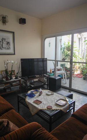 Casa à venda com 390m², 4 quartos e 4 vagasSala de TV