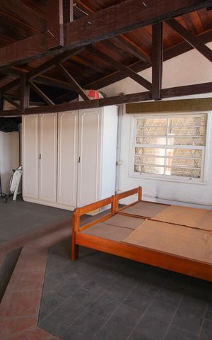 Casa à venda com 390m², 4 quartos e 4 vagasSótão