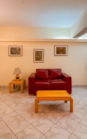 Apartamento à venda com 129m², 3 quartos e sem vaga Apartamento à venda com 129m², 3 quartos e sem vagaHall social