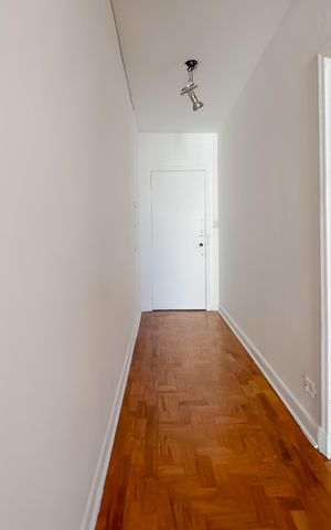 Apartamento à venda com 129m², 3 quartos e sem vaga Apartamento à venda com 129m², 3 quartos e sem vagaCozinha - Entrada