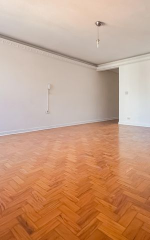 Apartamento à venda com 129m², 3 quartos e sem vaga Apartamento à venda com 129m², 3 quartos e sem vagaSala
