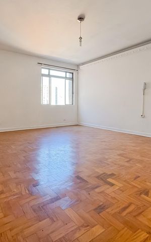 Apartamento à venda com 129m², 3 quartos e sem vaga Apartamento à venda com 129m², 3 quartos e sem vagaSala