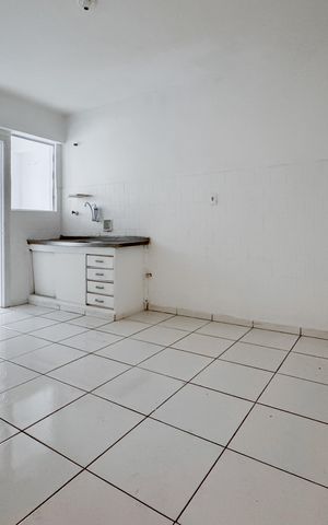 Apartamento à venda com 129m², 3 quartos e sem vaga Apartamento à venda com 129m², 3 quartos e sem vagaCozinha