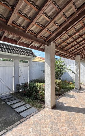 Casa para alugar com 180m², 3 quartos e 3 vagas Casa para alugar com 180m², 3 quartos e 3 vagasÁrea externa