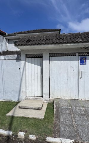 Casa para alugar com 180m², 3 quartos e 3 vagas Casa para alugar com 180m², 3 quartos e 3 vagasFachada