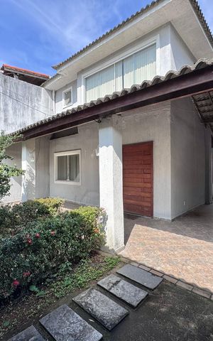 Casa para alugar com 180m², 3 quartos e 3 vagas Casa para alugar com 180m², 3 quartos e 3 vagasÁrea externa