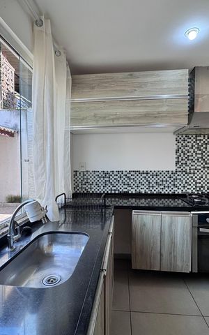 Casa para alugar com 180m², 3 quartos e 3 vagas Casa para alugar com 180m², 3 quartos e 3 vagasCozinha