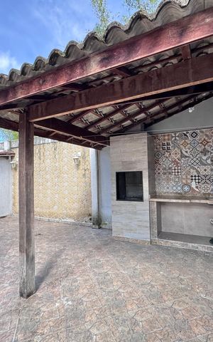 Casa para alugar com 180m², 3 quartos e 3 vagas Casa para alugar com 180m², 3 quartos e 3 vagasÁrea externa