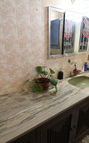 Casa à venda com 330m², 3 quartos e 6 vagasBanheiro 2