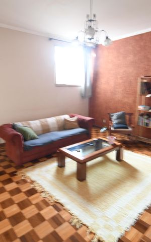 Casa à venda com 330m², 3 quartos e 6 vagasSala