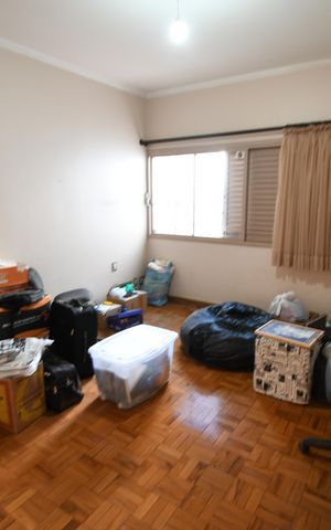 Casa à venda com 330m², 3 quartos e 6 vagasQuarto 1