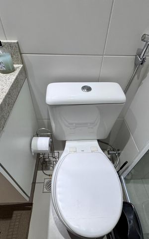 Apartamento à venda com 100m², 2 quartos e 2 vagas Apartamento à venda com 100m², 2 quartos e 2 vagasBanheiro da Suíte