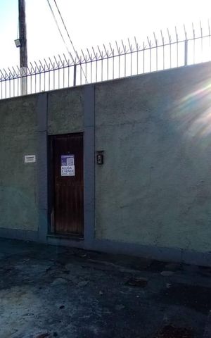 Casa à venda com 162m², 4 quartos e 2 vagas Casa à venda com 162m², 4 quartos e 2 vagasFachada