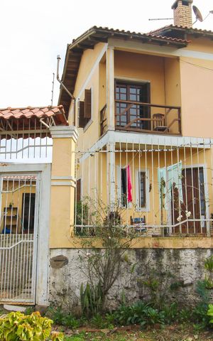 Casa à venda com 224m², 3 quartos e 1 vaga Casa à venda com 224m², 3 quartos e 1 vagaFachada