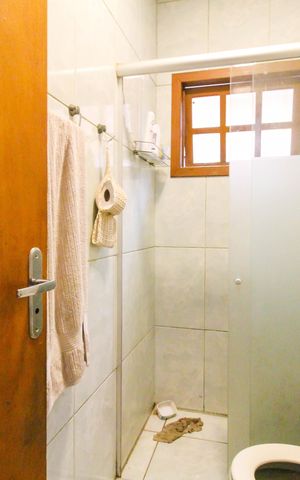 Casa à venda com 224m², 3 quartos e 1 vaga Casa à venda com 224m², 3 quartos e 1 vagaBanheiro 1