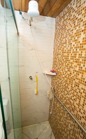 Casa à venda com 80m², 2 quartos e 1 vaga Casa à venda com 80m², 2 quartos e 1 vagaBanheiro