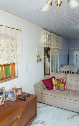 Casa à venda com 80m², 2 quartos e 1 vaga Casa à venda com 80m², 2 quartos e 1 vagaSala