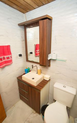 Casa à venda com 80m², 2 quartos e 1 vaga Casa à venda com 80m², 2 quartos e 1 vagaBanheiro