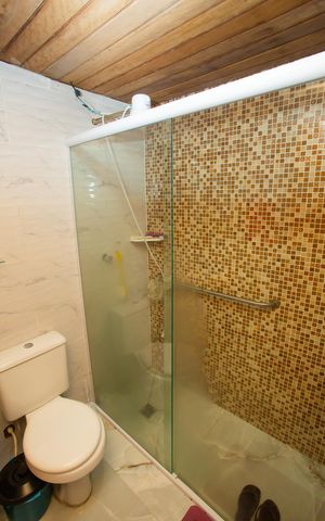 Casa à venda com 80m², 2 quartos e 1 vaga Casa à venda com 80m², 2 quartos e 1 vagaBanheiro