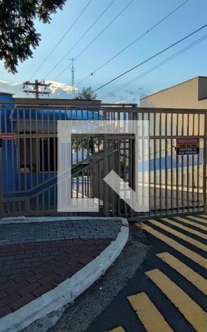 Casa de condomínio à venda com 63m², 2 quartos e 1 vaga Casa de condomínio à venda com 63m², 2 quartos e 1 vagaFachada do Condomínio